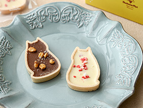 にゃんこのチョコモナカ in Kanazawa（くろもしろもトラのうち）