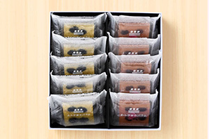 わらび餅のバウム［黒豆＆桜］（１０個入り）