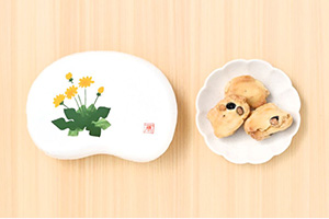 まめやのおかきなしょこら「しみみ」・黄な粉チョコ（豆箱入り） 絵柄：たんぽぽ