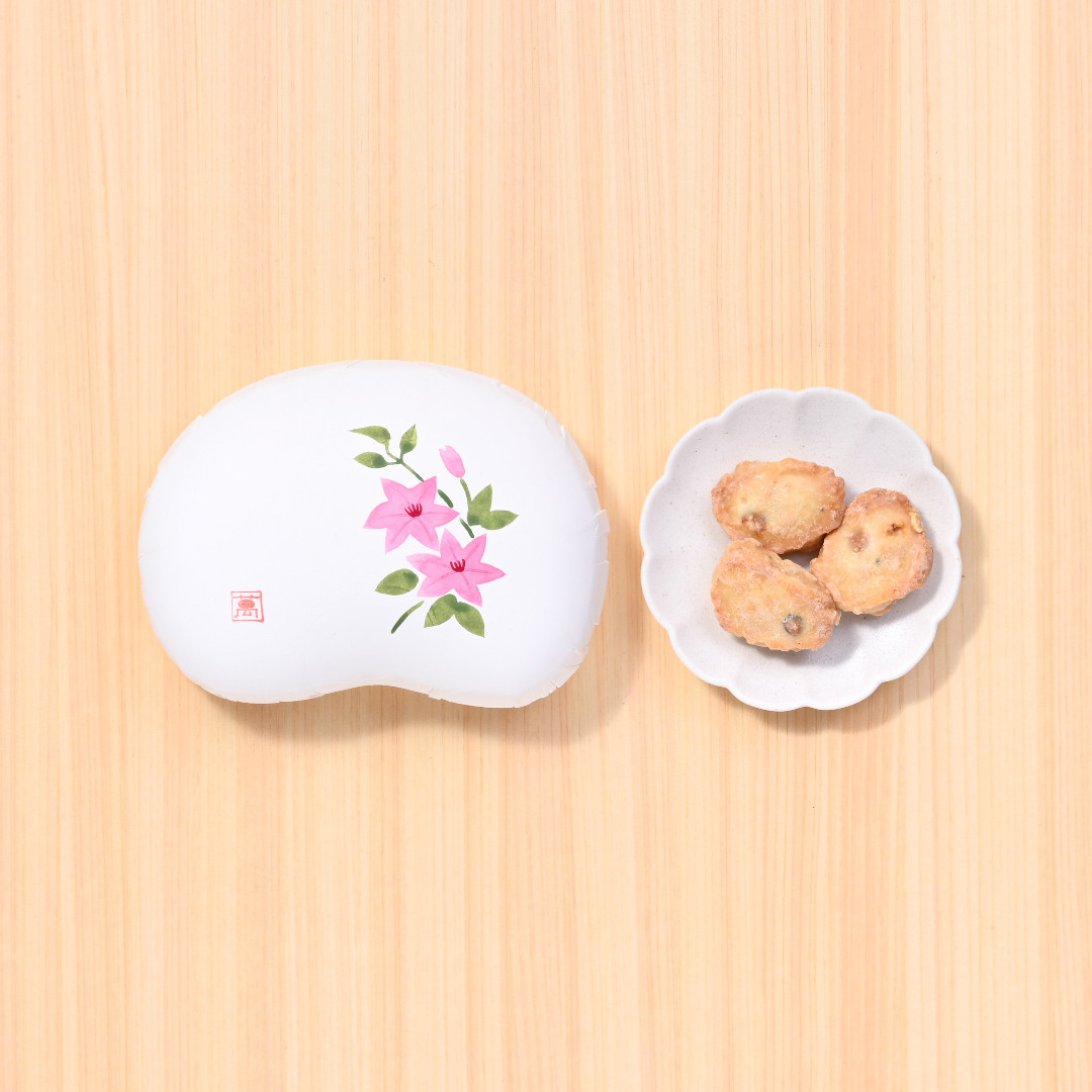 まめやのおかきなしょこら「しみみ」・黄な粉チョコ（豆箱入り）　絵柄：クレマチス(／袋無し)