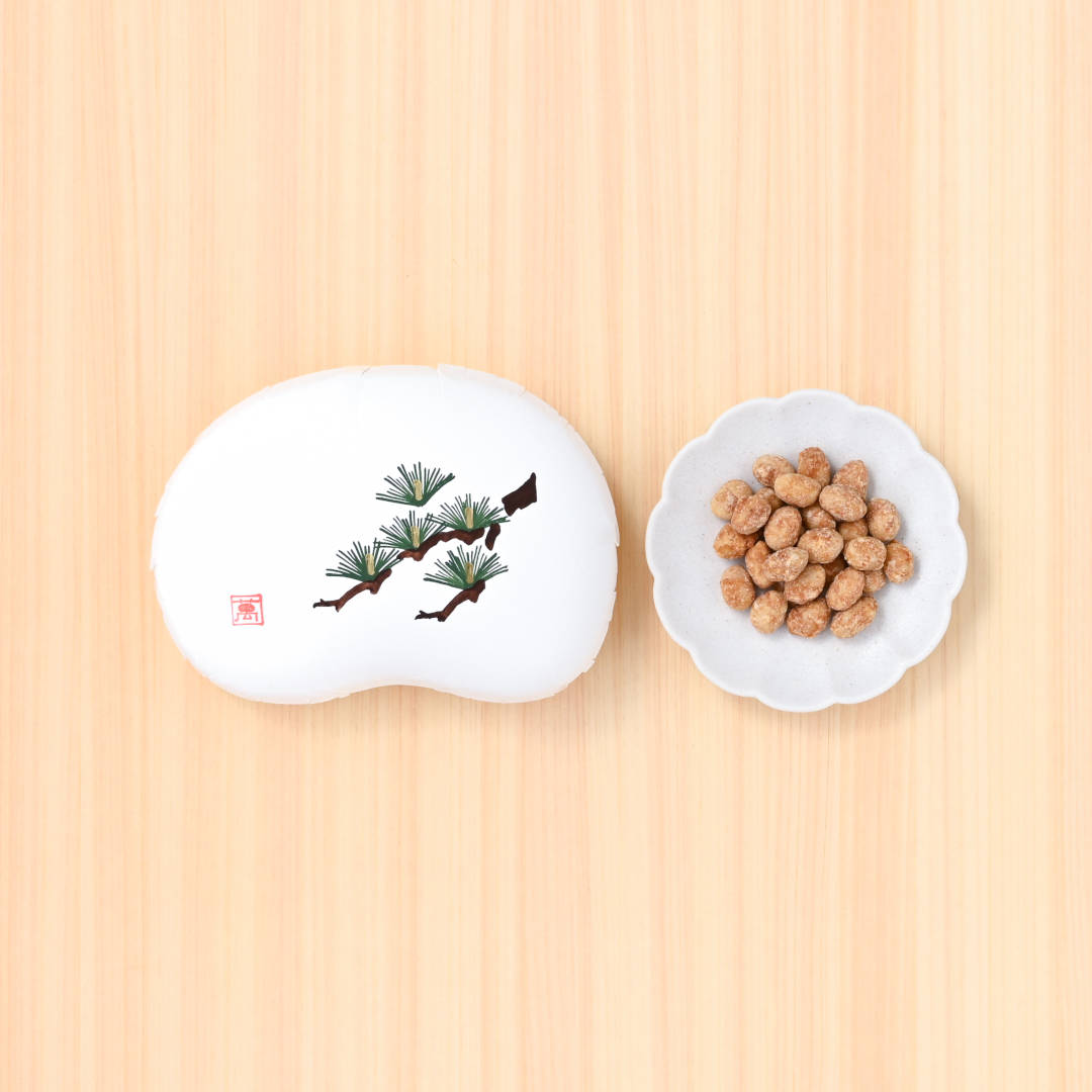 有機大豆の炒り豆　能登塩キャラメル（豆箱入り）　絵柄：松(／袋無し)