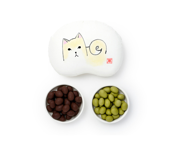 かりっとちょこ豆　ホワイト＆いちご（豆箱入り）　絵柄：猫